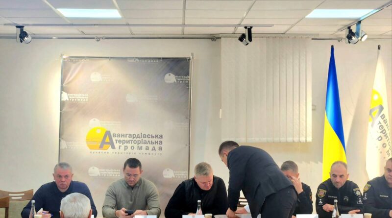 Сьогодні начальник Одеської районної військової адміністрації Олександр Гринчак провів розширену апаратну нараду Одеської РВА за участю голів громад Одеського району, керівництва Одеського районного управління ГУ ДСНС України в Одеській області та районних управлінь ГУНП України в Одеській області